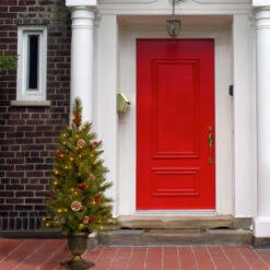 Christmas Central 4’ Pre-Lit Potted Berry Entrance Christmas Tree, Clear Lights -Christmas Central dnat pebb3 306 40 4 31089.1631812348