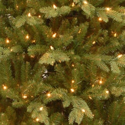 Christmas Central 7.5’ Pre-Lit Slim Sierra Spruce Artificial Christmas Tree, Clear Lights -Christmas Central dnat pesi 304 75 3 81995.1631810848